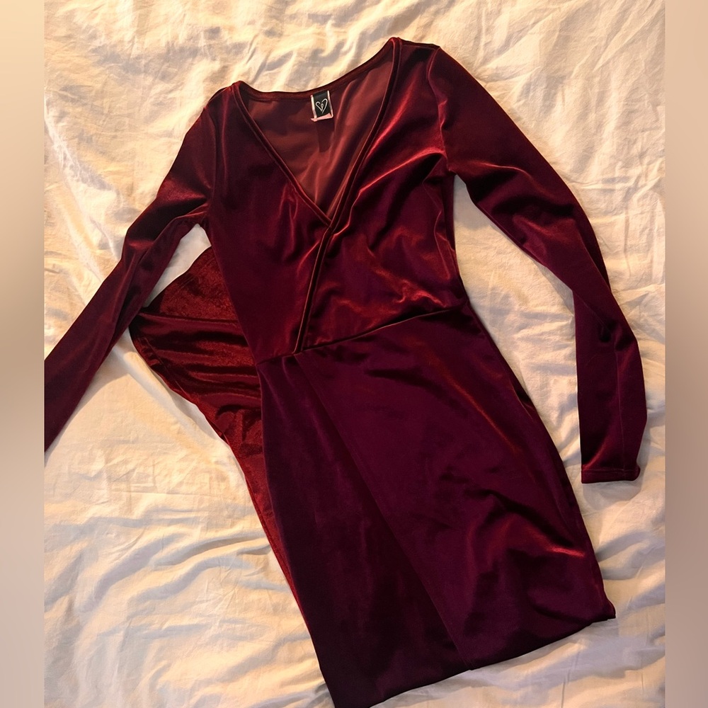 ✨Windsor Deep Red Velvet Long Sleeve Dress